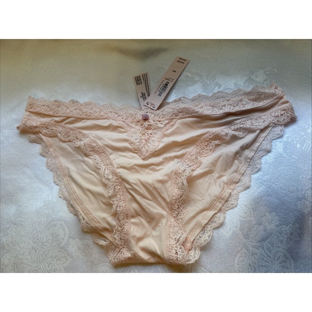 Victoria's Secret Beige Brazilian Bikini Panty Lace Bow M Medium NWT